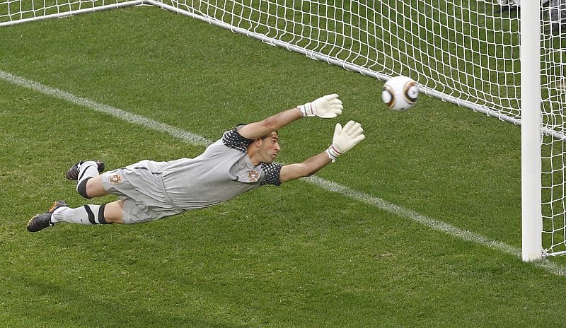 El meta portugués Eduardo sólo pasó algo de apuros en la primera media hora.
