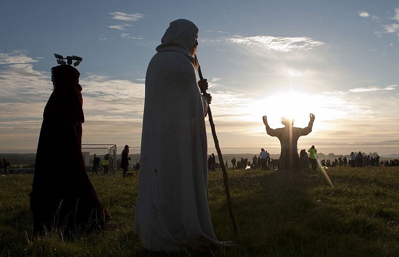 Cientos de druidas han acudido a Stonehenge a celebrar la llegada de la nueva estación