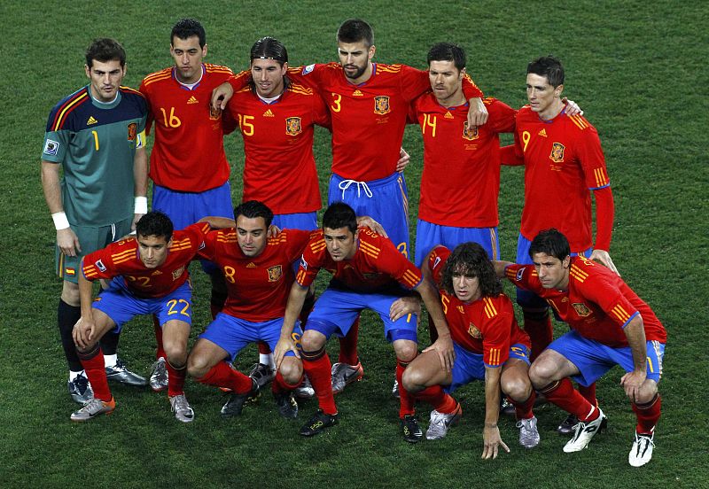 Foto de equipo de la seleccion española de fútbol antes de su segundo partido del Mundial 2010