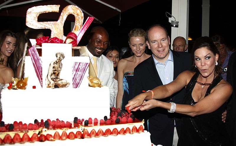 El Príncipe Alberto celebra su 50º aniversario en Montecarlo.