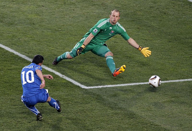 PARTIDO DE LA PRIMERA FASE DEL MUNDIAL DE SUDÁFRICA 2010 ENTRE ESLOVAQUIA E ITALIA