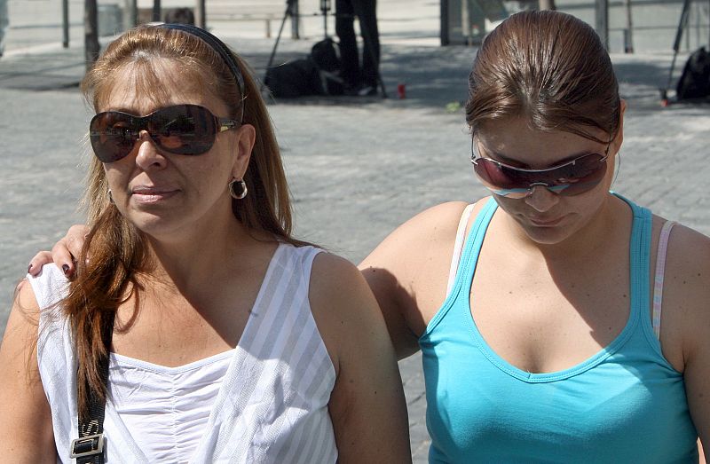 AL MENOS 12 MUERTOS TRAS SER ARROLLADOS POR UN TREN EN CASTEDEFELLS PLAYA