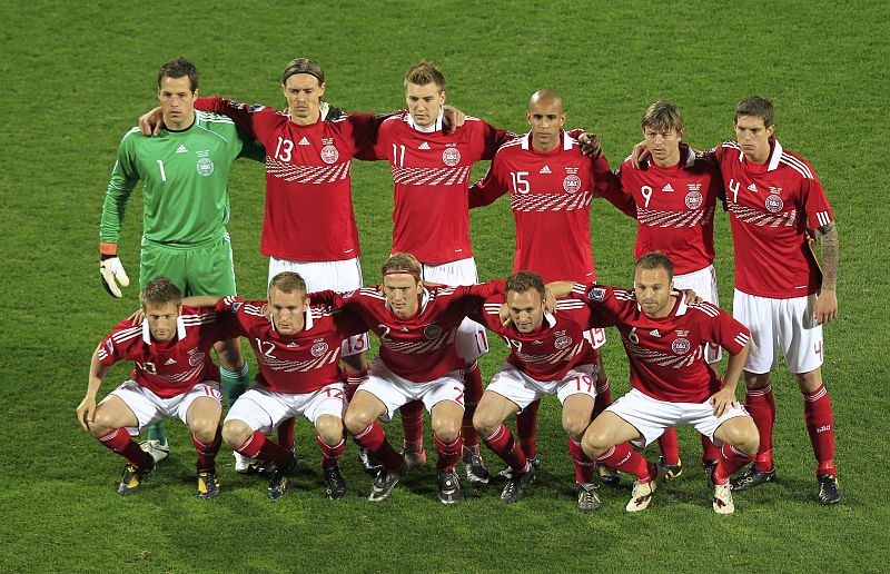 Denmark's players pose for a team photograph before their 2010 World Cup Group E soccer match against Japan at Royal Bafokeng stadium in Rustenburg June 24, 2010.