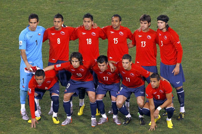 The Chilean team poses before their 2010 World Cup Group H match against Spain at Loftus Versfeld stadium in Pretoria