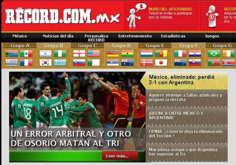 'Record.com' resalta que dos errores, uno del árbitro y otro de la defensa, dejaron fuera a la selección mexicana