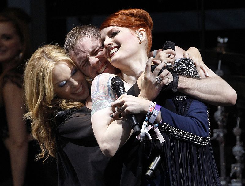 Kylie Minogue compartió escenario con los Scissor Sisters