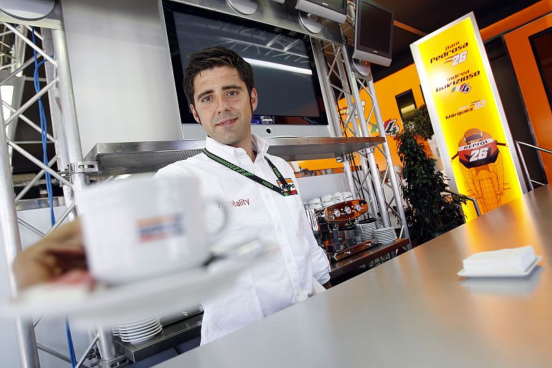 ¿Un café? En el 'hospitality' de Repsol sirven decenas de ellos a diario.