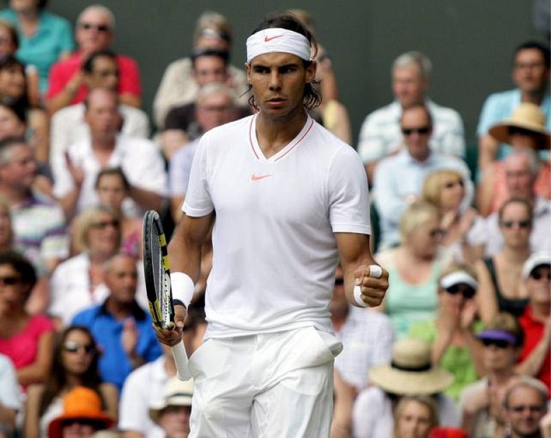 El tenista español Rafael Nadal celebra un punto ganado al británico Andy Murray