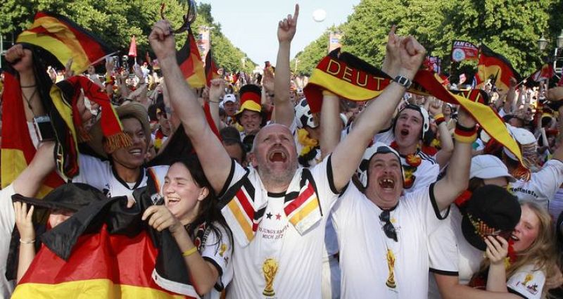 Berlín, una fiesta tras la goleada de Alemania a Argentina