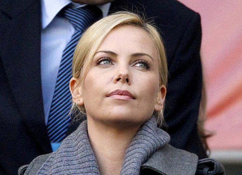 La actriz sudafricana Charlize Theron también estuvo presente en el partido entre Alemania y Argentina.