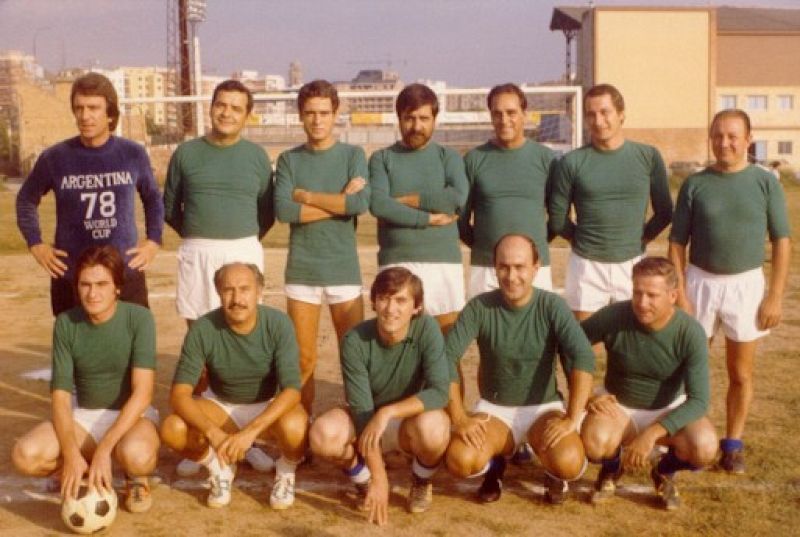 Duran I Lleida con su equipo de futbol