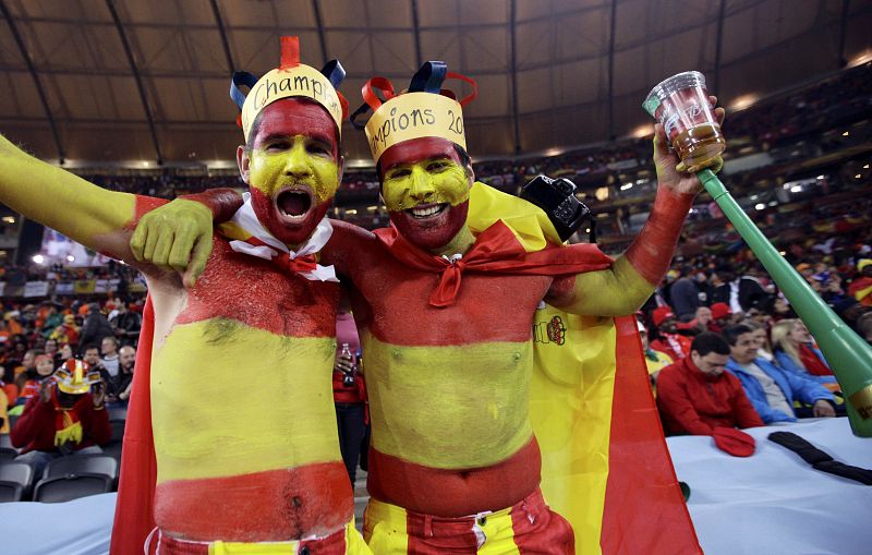 Los seguidores de Holanda y España en la final del Mundial