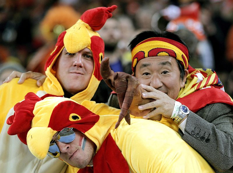 Los seguidores de Holanda y España en la final del Mundial