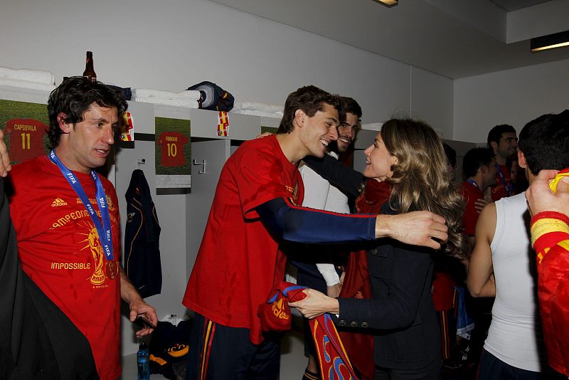 REINA Y PRÍNCIPES VISITA JUGADORES