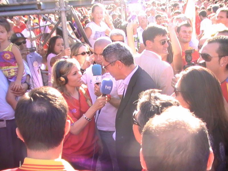 El alcalde de Madrid no se quería perder la celebración que pasaba tan cerca del Ayuntamiento madrileño.