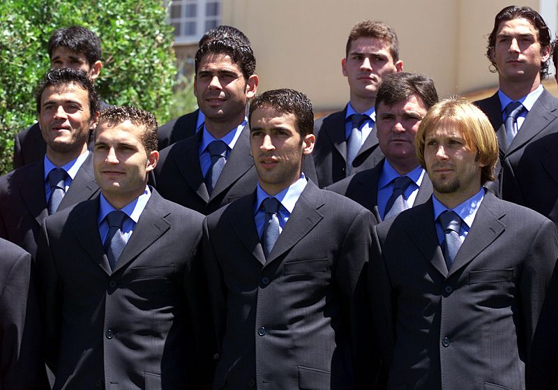 SPANISH NATIONAL SOCCER TEAM POSE FOR PHOTOS BEFORE GOING TO THE WORLD