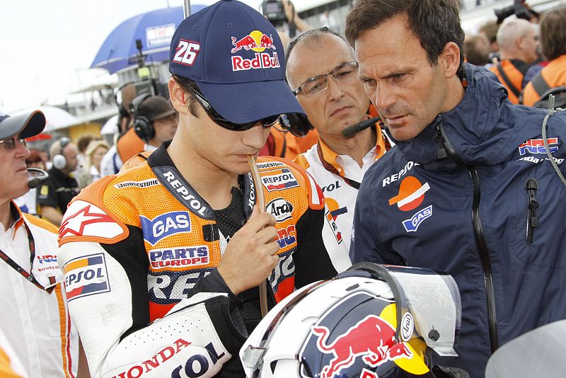 Pedrosa, concentrado en la parrilla de salida antes de comenzar la carrera.