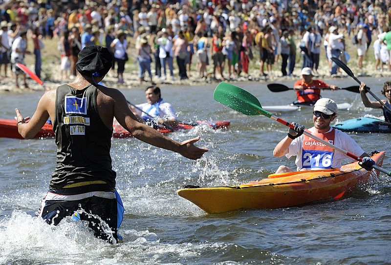 Miles de personas participan en el Descenso Internacional del Sella de Asturias