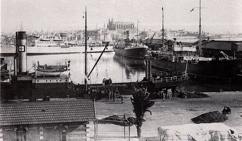 Barcos en el puerto de Palma de Mallorca