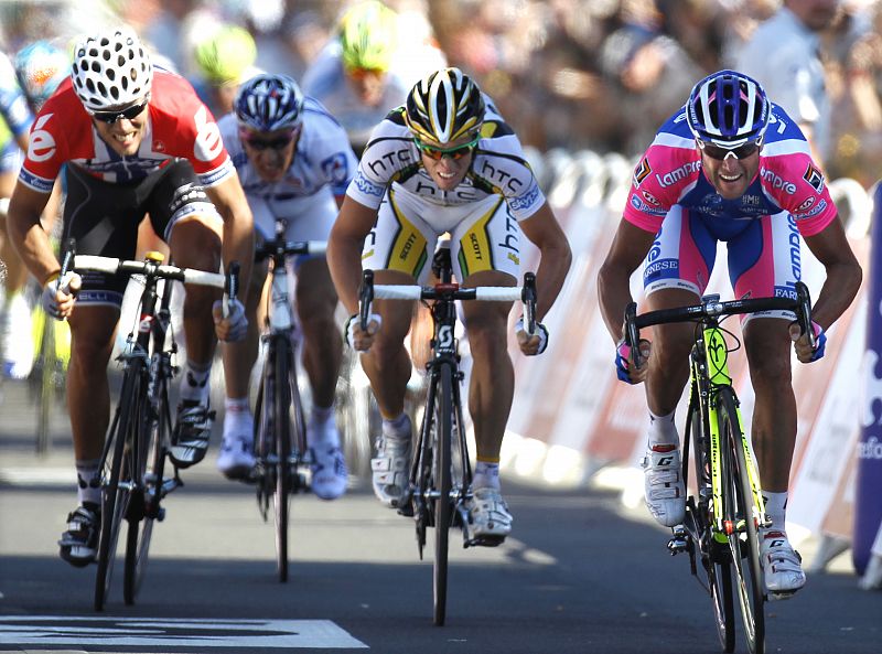 Lampre rider Petacchi of Italy sprints ahead to win the 1st stage of the Tour de France cycling race from Rotterdam to Brussels