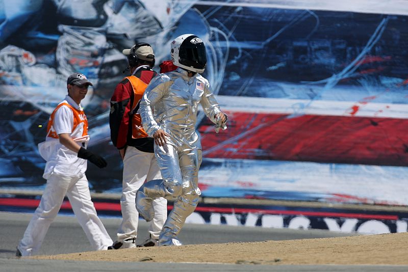 Es la segunda vez que Jorge Lorenzo se disfraza de astronauta para celebrar una victoria.
