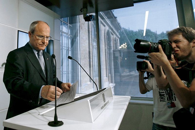 El presidente de la Generalitat, José Montilla, se ha presentado ante los medios en rueda de prensa tras conocerse el resultado de la votación.