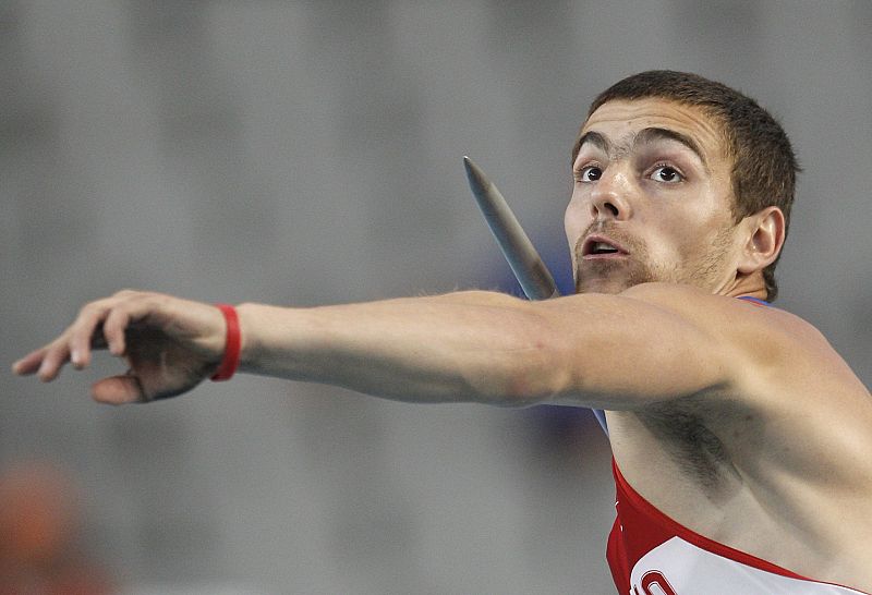 El atleta ruso Vasily Kharlamov, durante uno de sus lanzamientos durante la especialidad de jabalina.