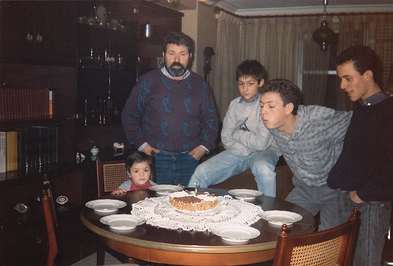 Javier Gutiérrez y su familia