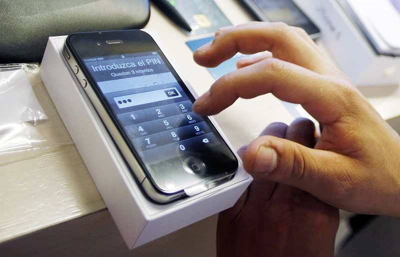 Probando el iPhone 4 en la tienda de Telefónica