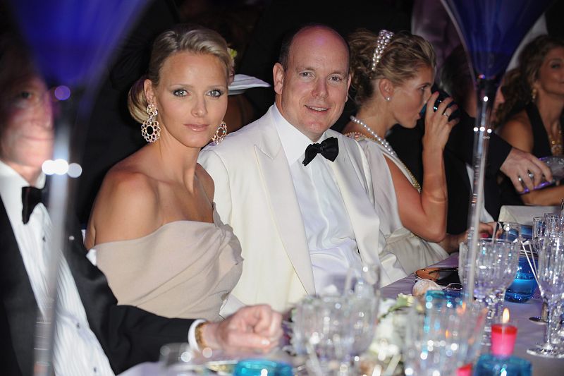 Corazón - Alberto y Charlene cenando