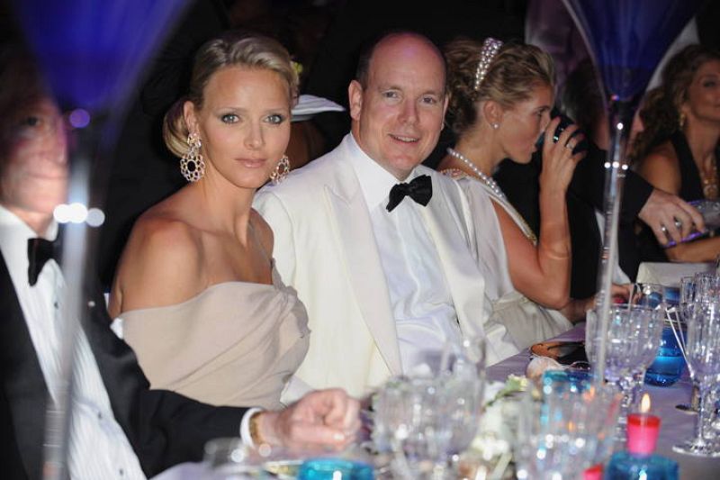 Corazón - Alberto y Charlene cenando