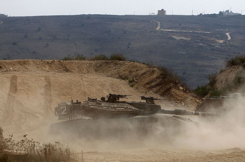 Uno de los tanques israelíes en la frontera con el Líbano