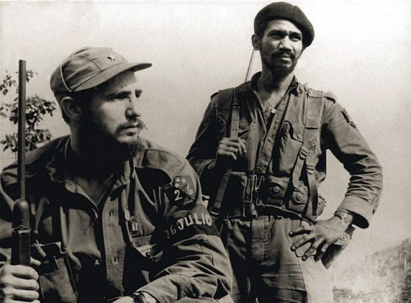 Castro en la Sierra Maestra en 1958, junto al fallecido comandante Juan Almeida Bosque