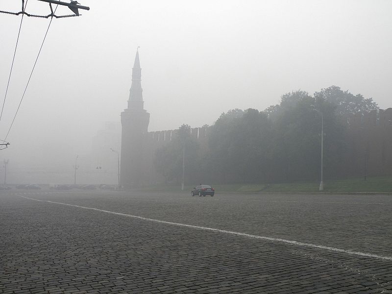 MOSCÚ ENVUELTA EN HUMO