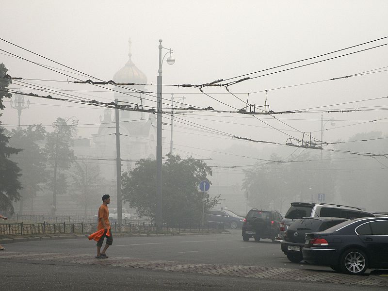 MOSCÚ ENVUELTA EN HUMO