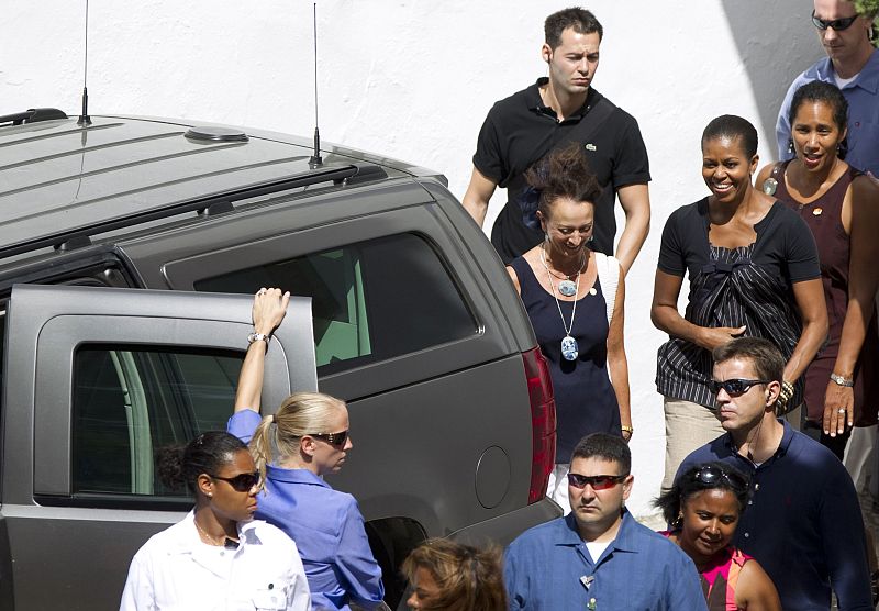 MICHELLE Y SASHA OBAMA EN RONDA