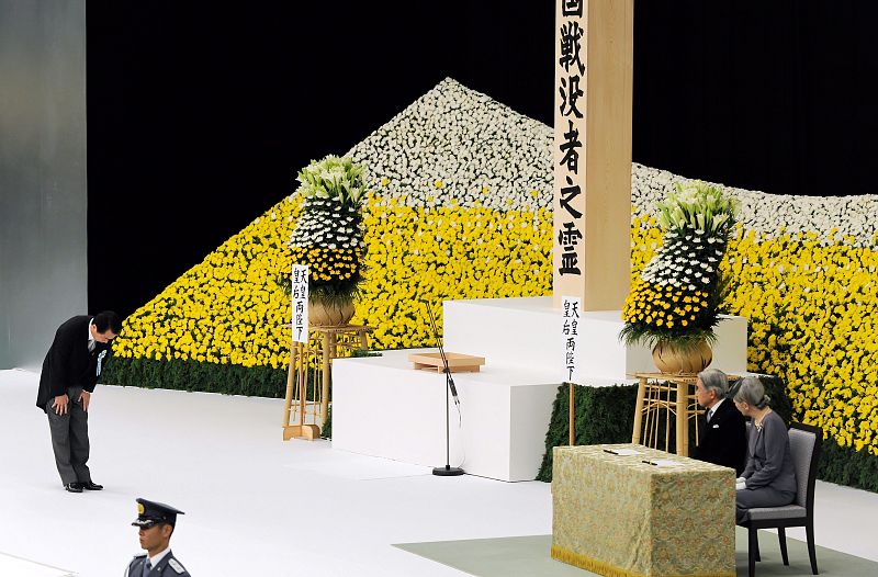 JAPÓN RECUERDA EL 65 ANIVERSARIO DE SU RENDICIÓN EN LA II GUERRA MUNDIAL