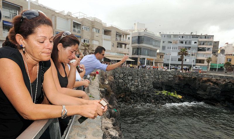 También en Gran Canaria han homenajeado este viernes a las víctimas del accidente.