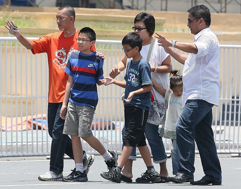 Varios niños han sido liberados por el secuestrador identificado como Rolando Mendoza.