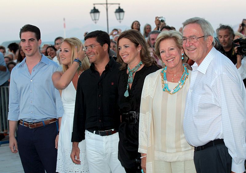 CÓCTEL ANTES DE LA BODA DE NICOLÁS DE GRECIA CON TATIANA BLATNIK