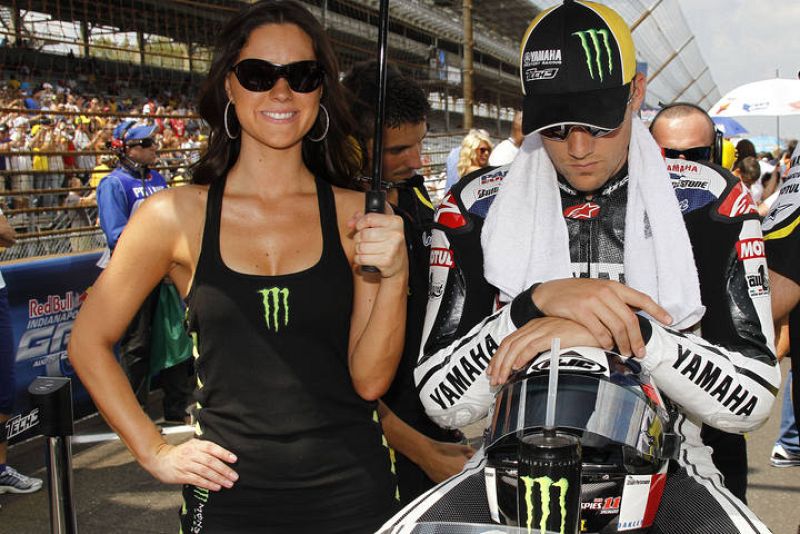 Ben Spies, concentrado en la parrilla de salida.