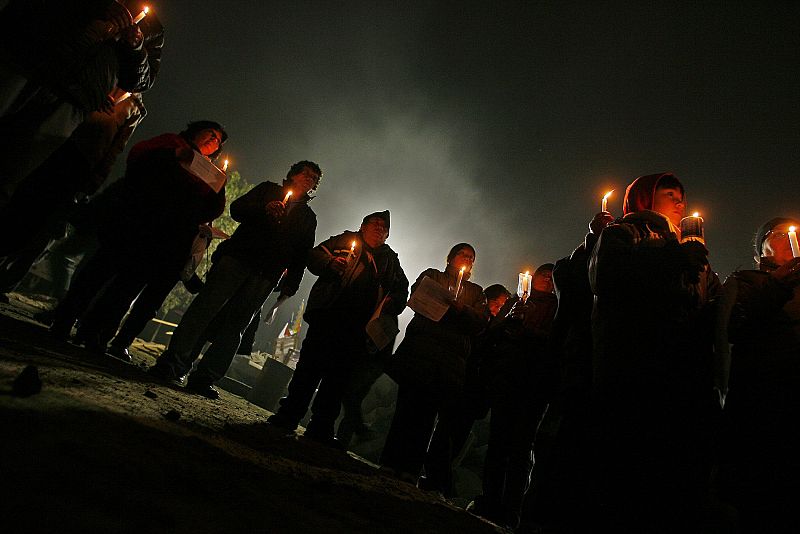 PREPARAN A MINEROS PARA LA ESPERA MIENTRAS ES INMINENTE INICIO DE RESCATE