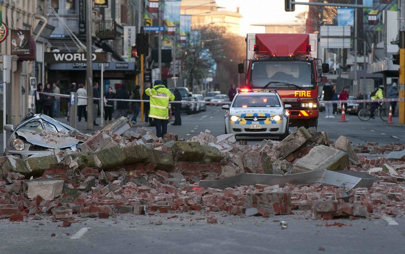 Escombros en la calle Lichfield en elcentro de Christchurch (Nueva Zelanda).