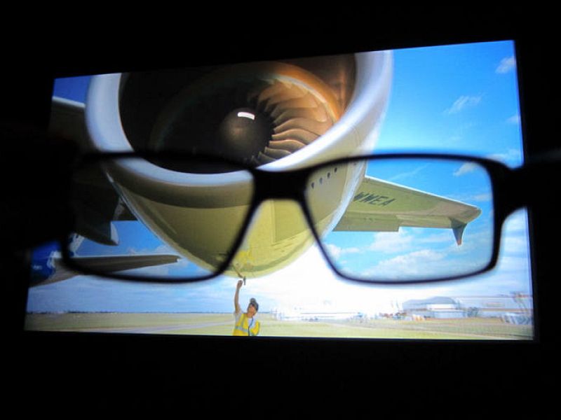  Los proyectores de pared 3D ofrecen una experiencia muy similar a la que se puede ver en cine 3D.