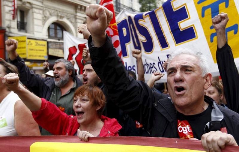 LAS MANIFESTACIONES CONTRA LA REFORMA DE PENSIONES REÚNEN A 450.000 FRANCESES