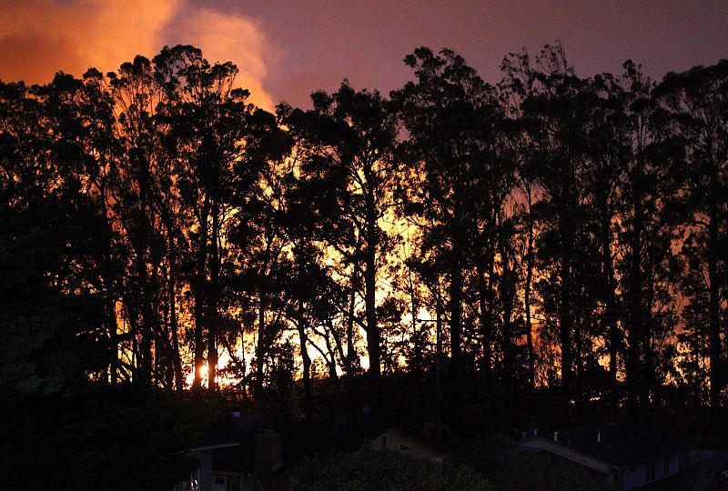 El incendio se ha producido en San Bruno, un barrio en el extrarradio de San Francisco, cercano al aeropuerto internacional.