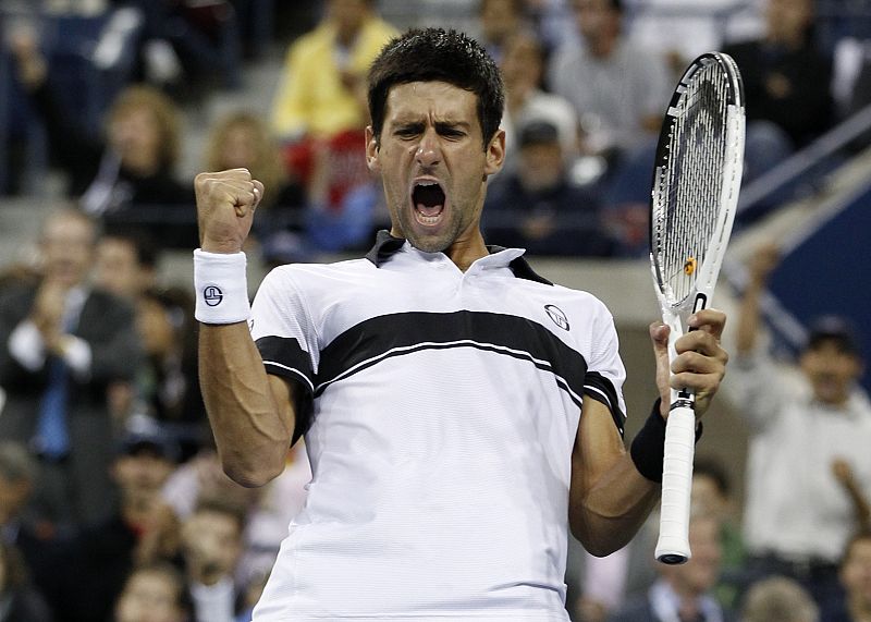 Djokovic celebra un punto en el segundo set del encuentro que se llevó por 5-7.