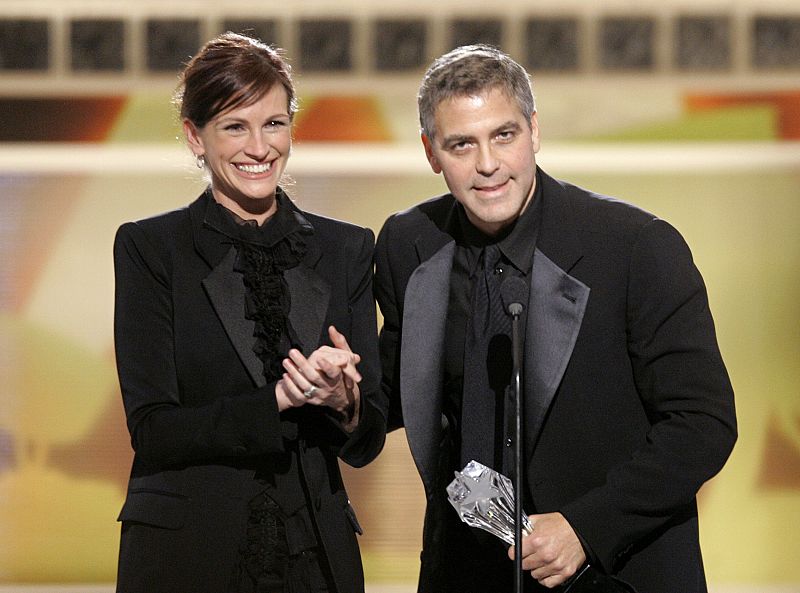 Julia Roberts y George Clooney en un homenaje a éste en 2006