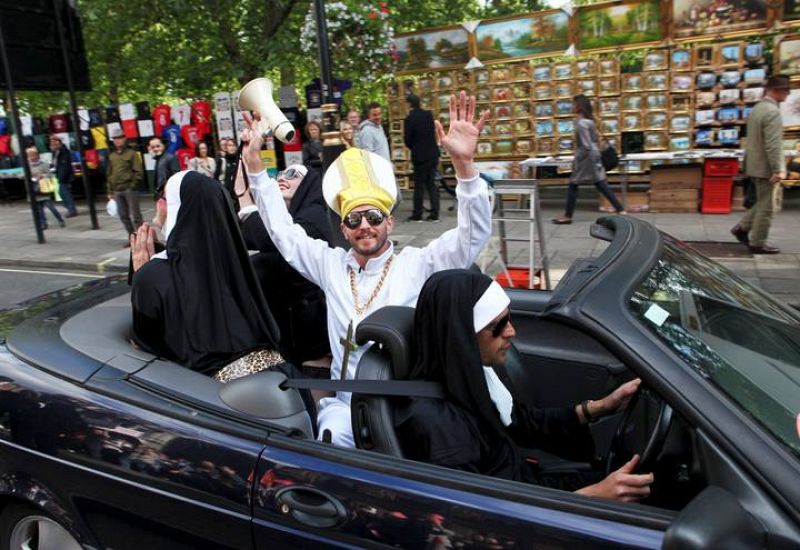 MILES DE PERSONAS PROTESTAN EN LONDRES CONTRA LA VISITA DEL PAPA