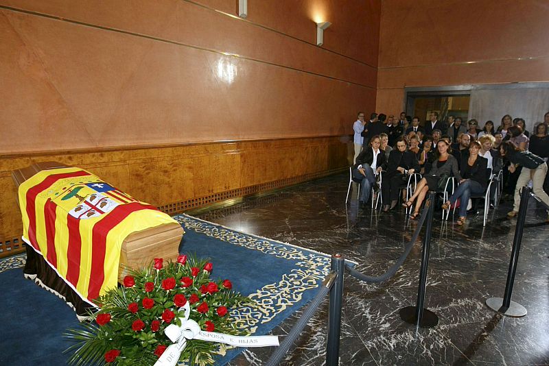 LA CAPILLA ARDIENTE DE JOSÉ A. LABORDETA SE ABRE AL PÚBLICO